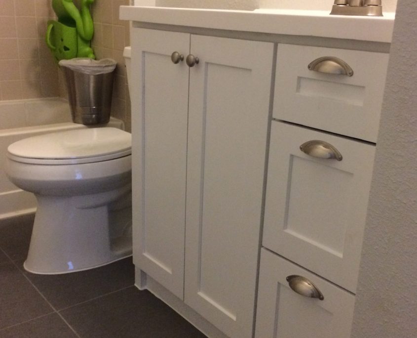 24 White Shaker Bathroom Vanity